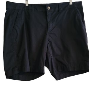 Like new Old Navy black everyday shorts size 18.